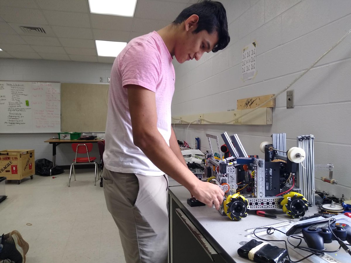 TxSTEMed's tweet photo. Out in Penitas and La Joya helping teams yesterday and today.  We appreciate all of our teams and ❤️ your passion for #FIRST 🤖 here in the #RGV.  Together, We RISE!  #omgrobots #skystone #firstvista https://t.co/qyo2ccoJ4b