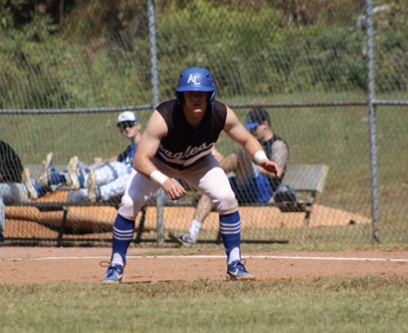 sedingess's tweet image. Happy 20th birthday to the life of our party - Noah Ryan Dingess. Cannot wait to watch you and your brothers play this season. #GoEagles #31ismine