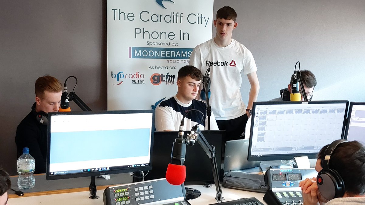 JulieKissick1's tweet photo. Another busy day with @SportsJournoUSW production our first programme for @radioglamorgan & a practice TV programme. Tomorrow we meet more prospective students @USWCreative @UniSouthWales open day. #LearningThroughPractice https://t.co/t8Em2og2ww