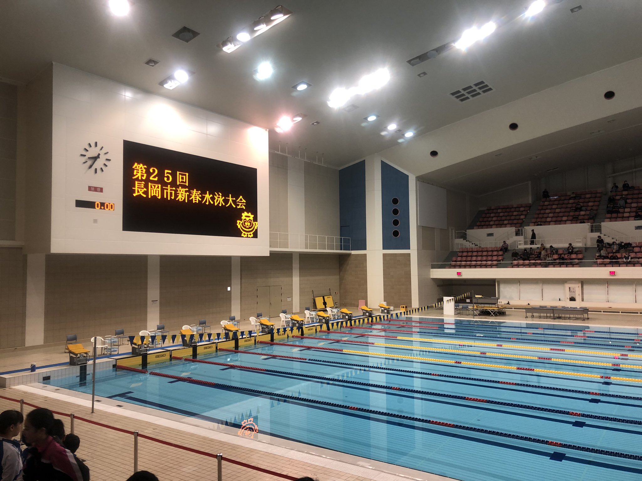 長岡大学水泳集合画像  / X