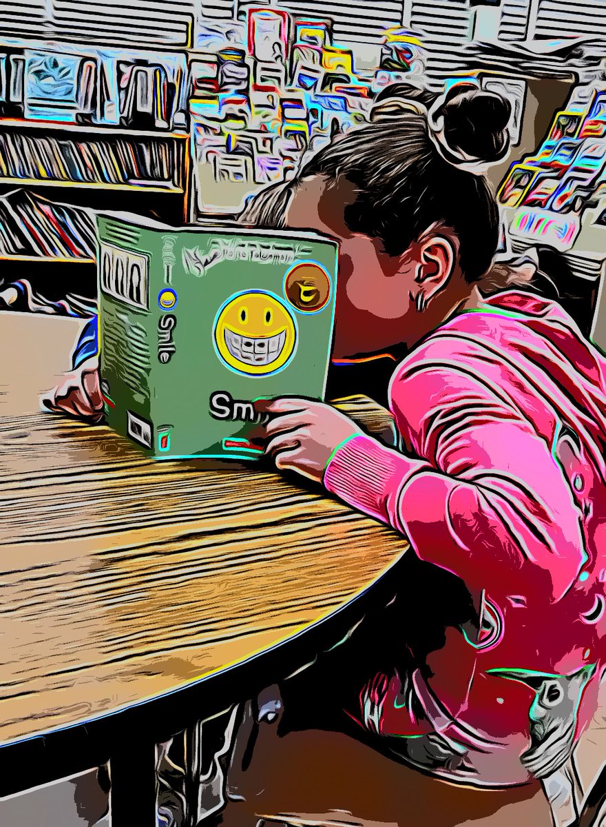 Mr_Shave_TIS's tweet photo. Graphic novels are always super popular with my Sidekicks, bit they are chewing up Sisters & Smile right now thanks to @MrsWheelerOPS who sent them to us. #ACSDreads @TitusvilleTiger #graphicnovels https://t.co/HlxjvBXKQd