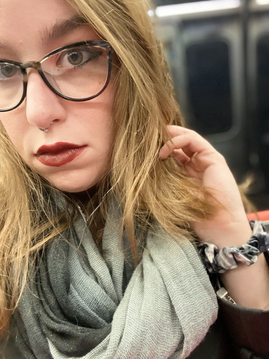 elleinad___xo's tweet photo. I like trains #RidePATH #thenextstopis #bestlife https://t.co/wxpLioAU8Q