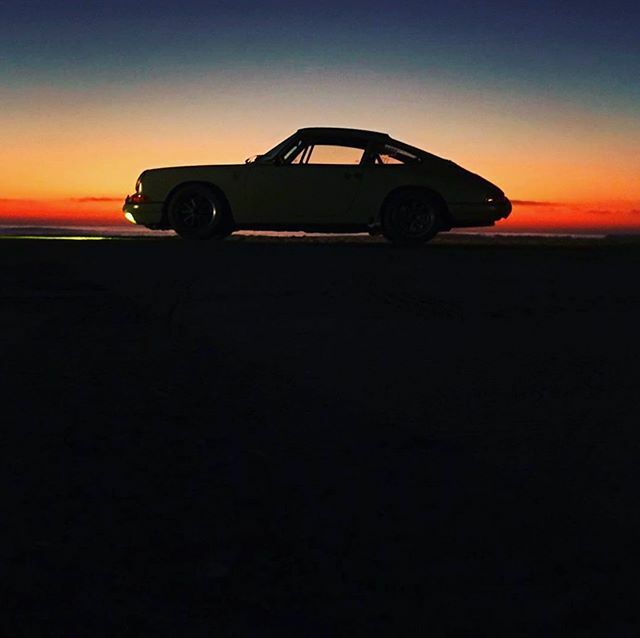 zelectric's tweet photo. #1968 #tesla #porsche911 #greenflash #zelectric 🏎✨ https://t.co/EDy6Iy02FS