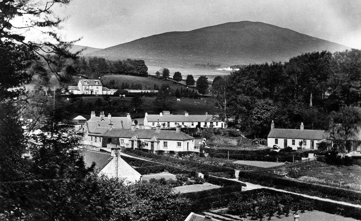 tourscotland's tweet photo. Old Tour Scotland Ancestry visit Genealogy Scottish Family History Blog photograph and information and story of #Kirkbean near the #Solway #Firth. Among its most famous sons was #John #Paul #Jones, the founder of the #United #States #Navy https://t.co/2wCRnhQiJ8 https://t.co/6oJYQ2yuzs