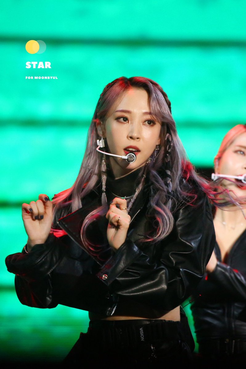 saw a tweet talking about byul's lower teeth, so here you go