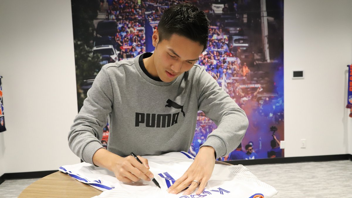 fccincinnati's tweet photo. 🚨 KUBO JERSEY GIVEAWAY 🚨

RT for a chance to win a @kuboyuya31 autographed jersey. 

(Must be following to win) https://t.co/mzkJtqlRBW