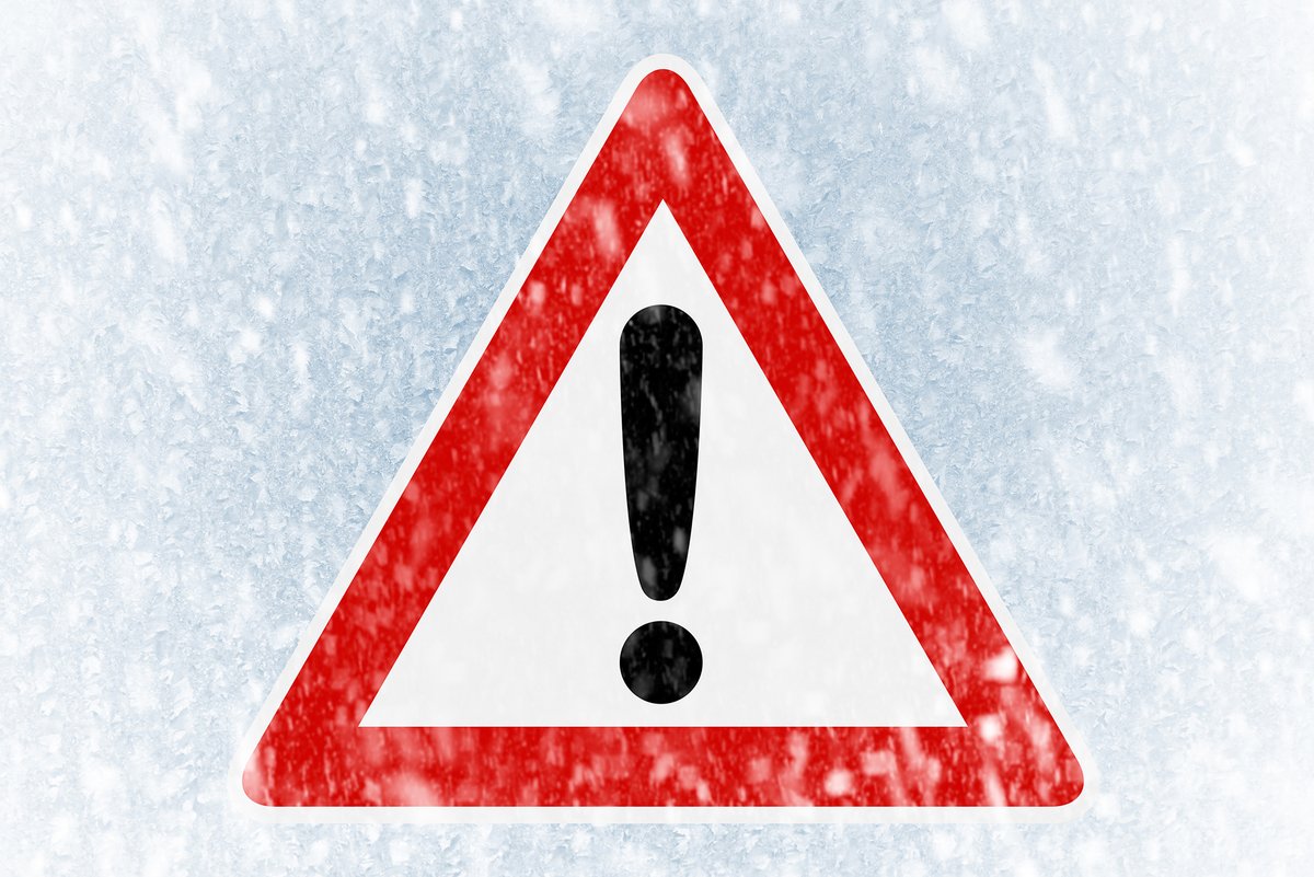 More snow and heavy winds expected overnight. #ExtremeWeather shelters are open in communities across the province. Please check our shelter map for details and locations: ow.ly/UEYr50xSEB4
#BCStorm