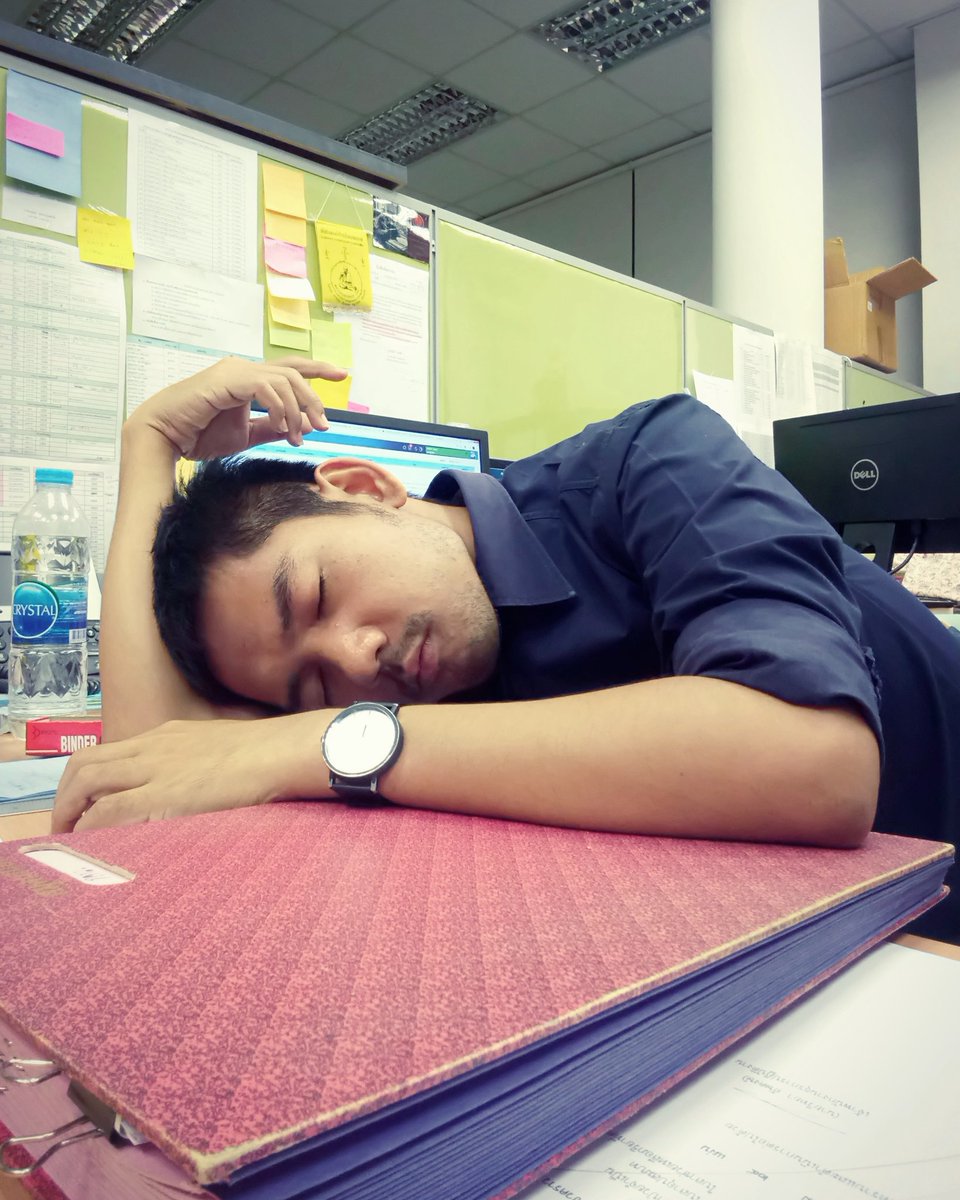 LEK_MRSECRETARY's tweet photo. ความรู้สึกหลังจากส่งตารางแผนการจัดซื้อครุภัณฑ์กองปี 64 แล้วท่านรองฯเห็นชอบ 😪😴😁 โล่งอก! #หนุ่มเลขานุการ #SECRETARYMEN #มนุษย์เงินเดือน https://t.co/te1mOd5pru