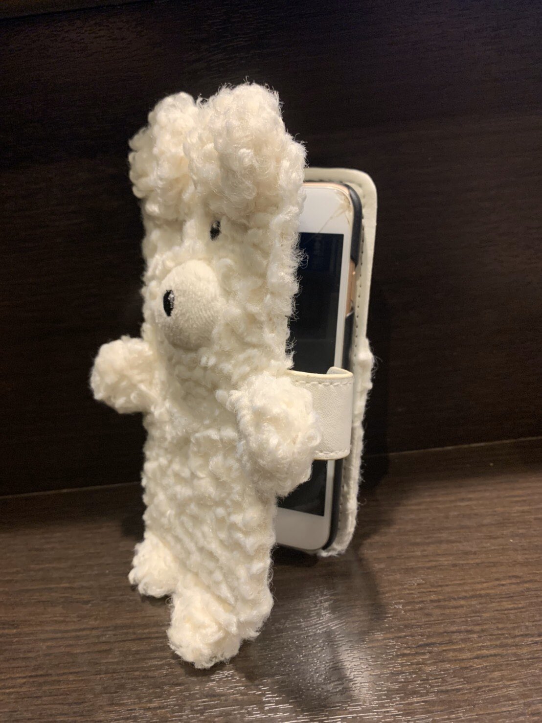 西ふじあき子 尼崎市議会議員 Smirnasli サミールナスリ のスマホカバー ぬいぐるみスマホケース 私の機種とちょうど合い 使わないからとお若い方からいただきました 娘達からは 白い目 でも癒やされています ʕ ᴥ ʔ T Co Ovnsupfnhd