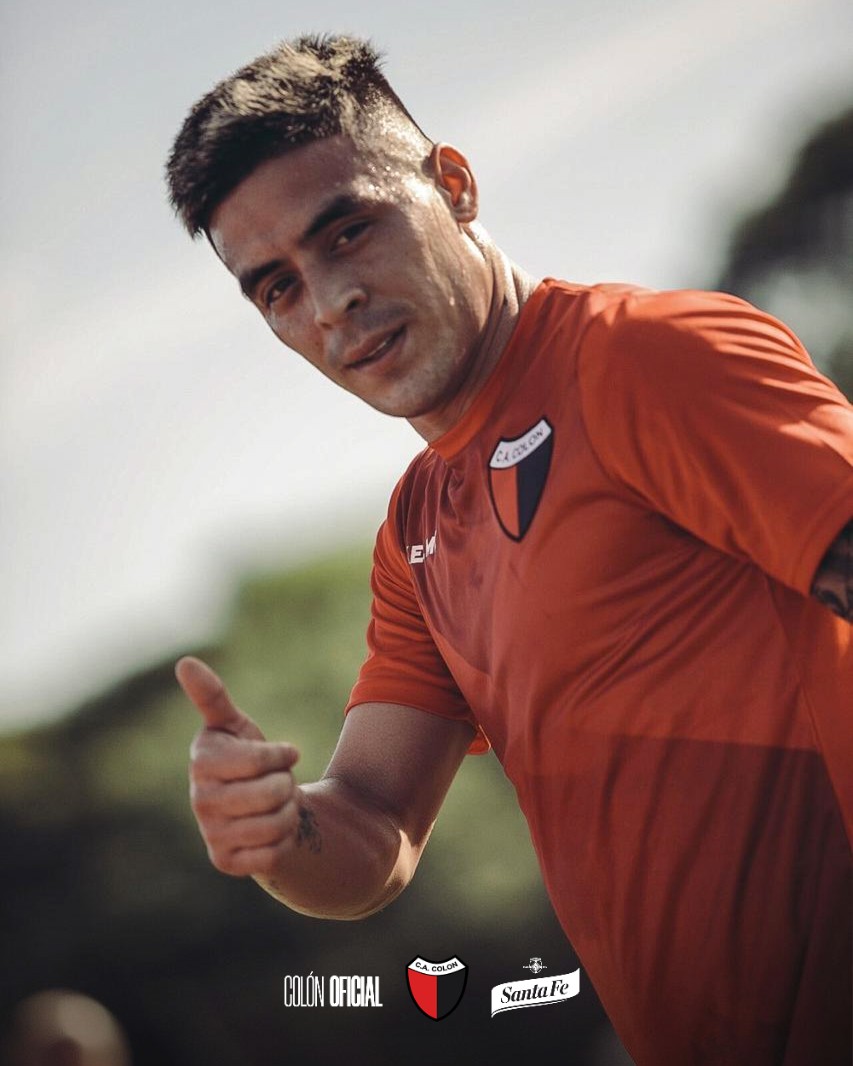 ColonOficial's tweet photo. Primera jornada de trabajo de Brian Fernández en #ElClubDelPueblo 🔴⚫ https://t.co/nWLmX2s6Kh