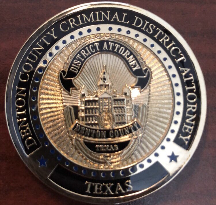 DentonCountyDA's tweet image. Anyone want a challenge coin 🤷🏼‍♂️?

Well...if you do here are the rules: 

1K retweets for the coin.

15K followers and I’ll giveaway this coin, 2 other coins from PD’s, and 2 of our patches.

Current and new followers eligible. 

Giveaway ends Saturday at midnight. Good luck!
