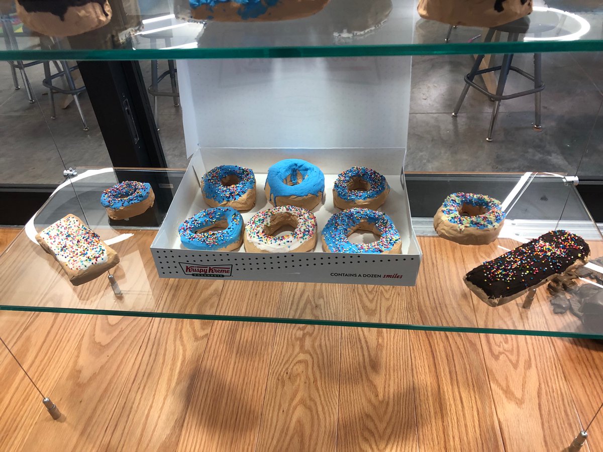 Msgibbs8's tweet image. Donut you love our 5th grade artists? #kckpsontrack for a sweet future! #WelbornElementary