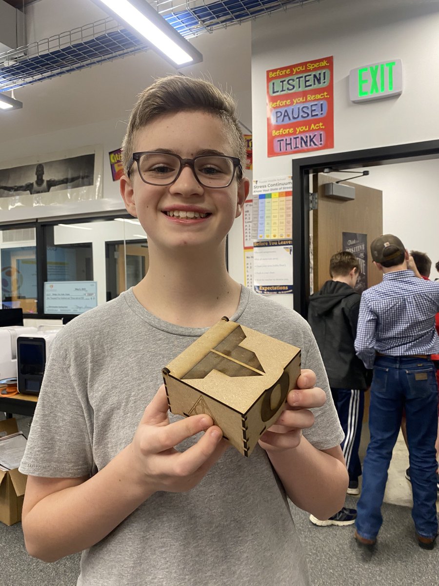 jbarendse's tweet photo. Awesome work complete in the #FowlerFablab https://t.co/Qoj6pPmhm8