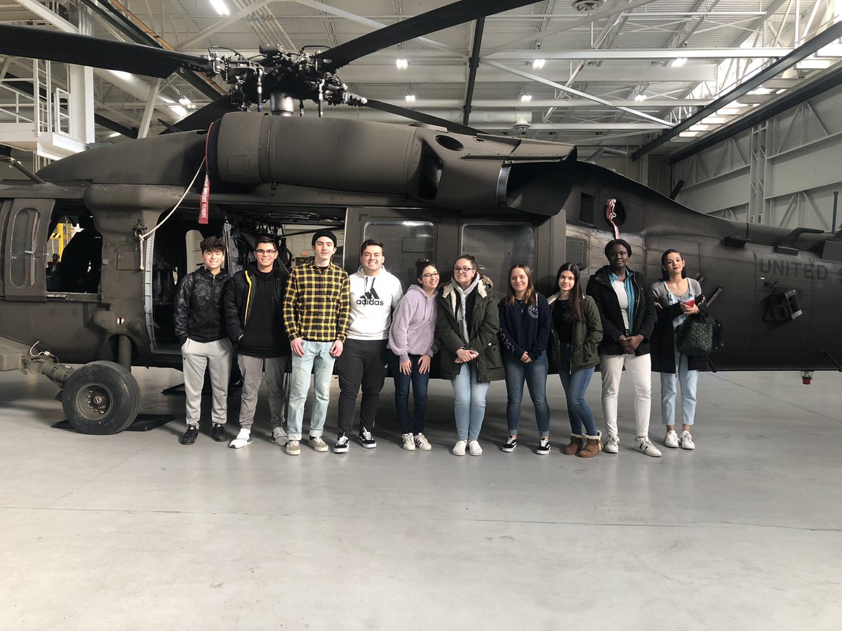 NPHS_TechEd's tweet image. Thank you @RINationalGuard for hosting the NP Pre-Engineering program! We had such an amazing time learning about avionics! #gelinastech #nphscougars @MagillChristen @joegoho @NPAsstSupt