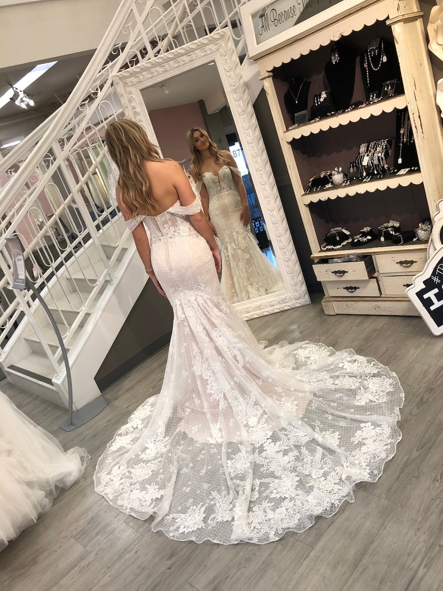 It's the final weekend of the <a href="/KittyChenBridal/">Kitty Chen Couture</a> 2020 collection #TrunkShow. Don't miss it! We have a few spots open for this Sunday, 1/12. Call now 408.377.1987 and book your dream #WeddingDress appointment.

FEATURED GOWN: Angelica 💕
