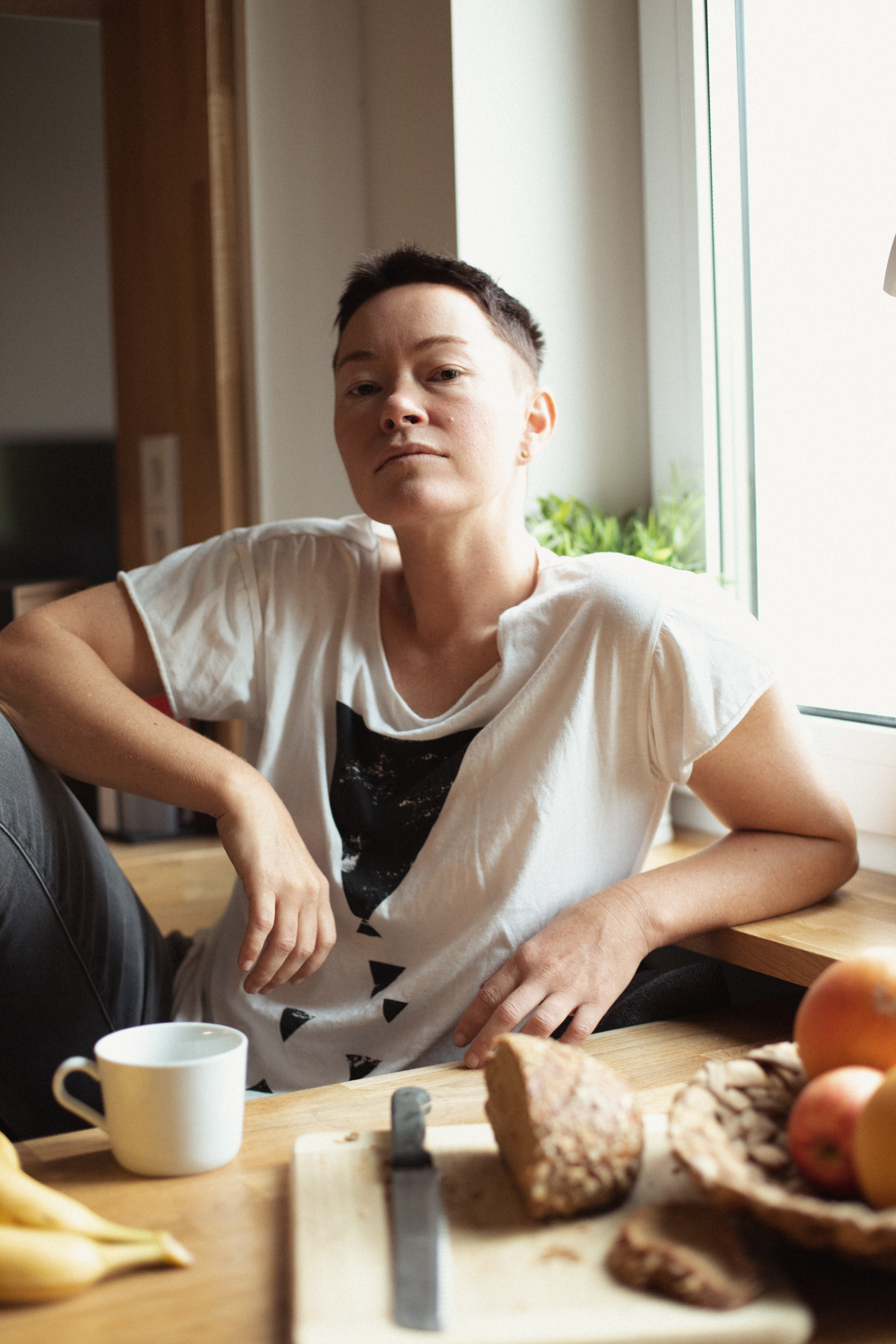 1 pic. I've been out as GNC for well over a decade, finding new words along the way. But I still get shy around trending hashtags... okay, here I am! 39yrs and #IAmNonbinary (When I first came out, I could only dream of the growing visibility of today. You are all SO BEAUTIFUL.) https://t.co/Qhjz6U39sH