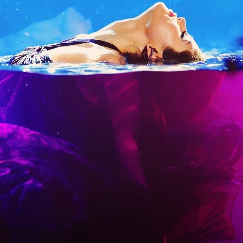 ilyselg's tweet image. 🧡#raremusicvideo