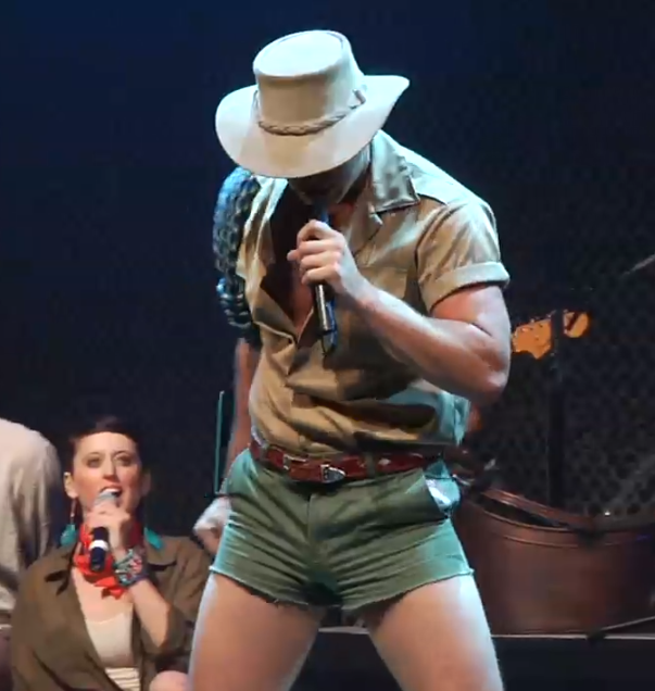 here we go!thread of joe walker character and live outfits ranked by how horny they make me:1. apocalyptour