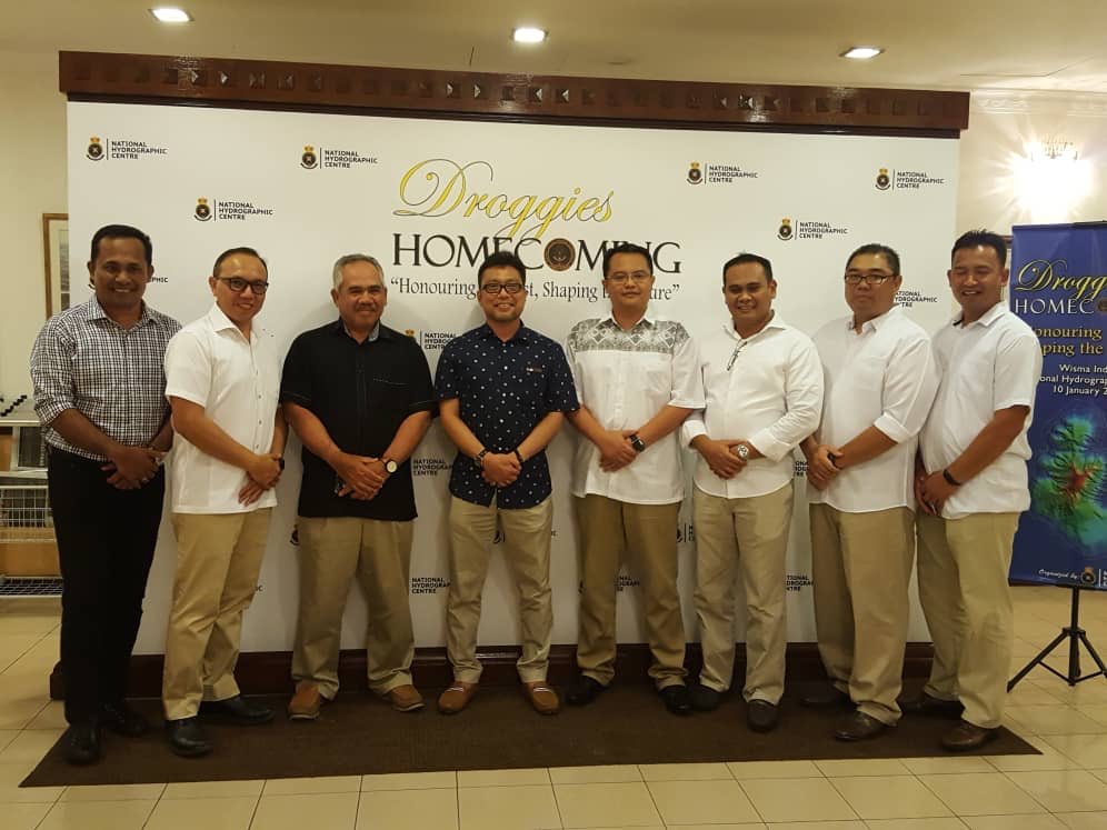 KD_Perantau's tweet photo. Bersama Mantan-mantan Pegawai Memerintah KD PERANTAU #DroggiesNight https://t.co/G4U2YClVVo