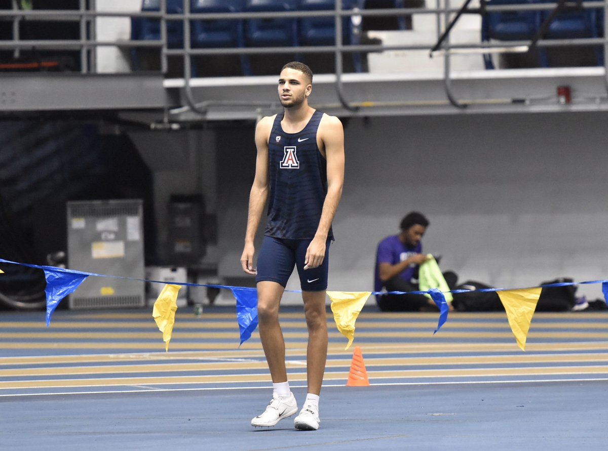 Justice Summerset wins the high jump competition with a mark of 2.08m (6-9.75)‼️

#BearDown | #BeLezoLike