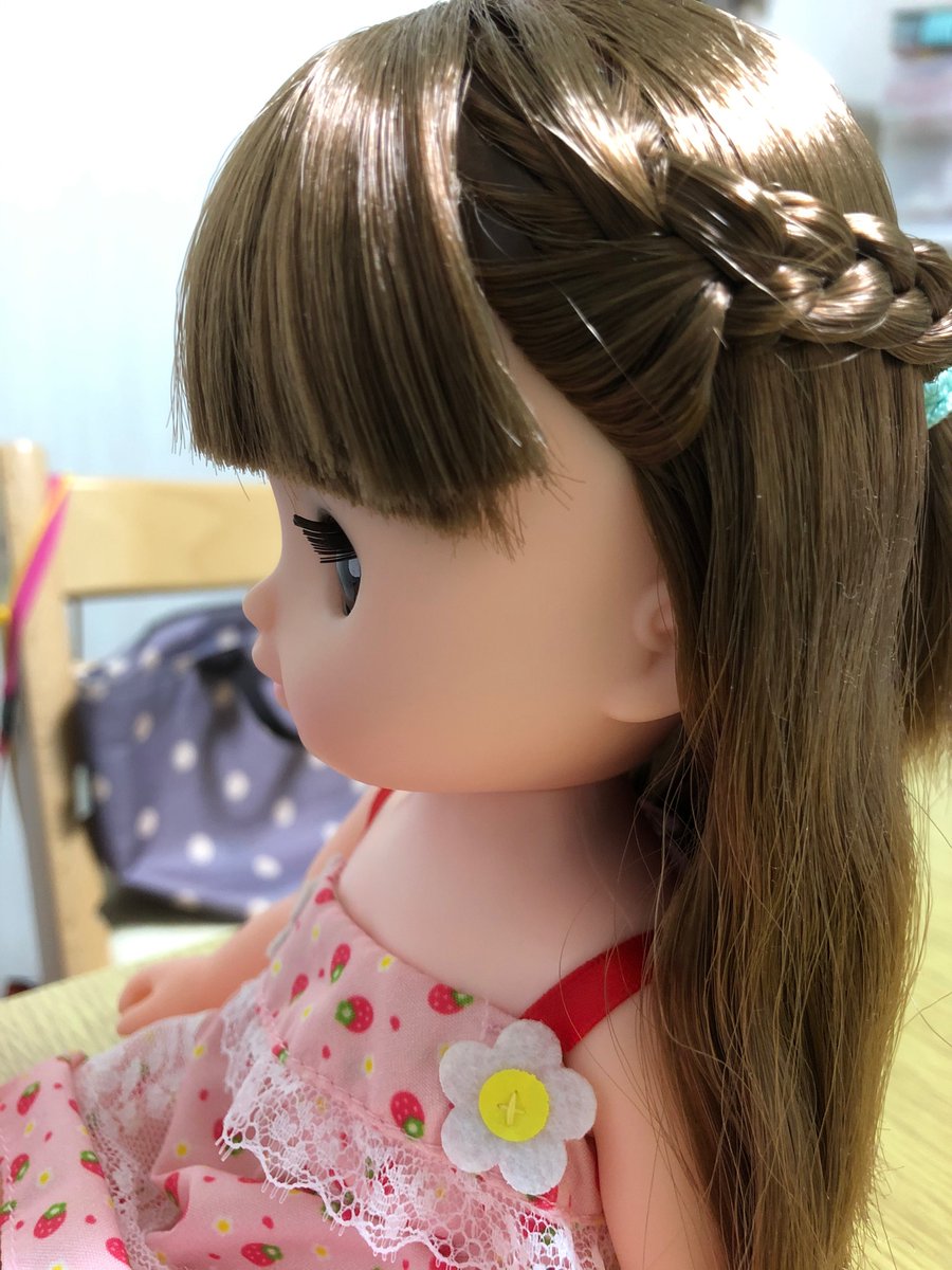 しーさん 娘がサンタさんから貰ったソランちゃんの髪で遊んでみたけど お嬢様っぽい髪型がリリーナ様の髪型しか出てこない自分の変わらなさに嫌気がさしてくる というかお嬢様キャラがリリーナ様だけしか私の中にいない