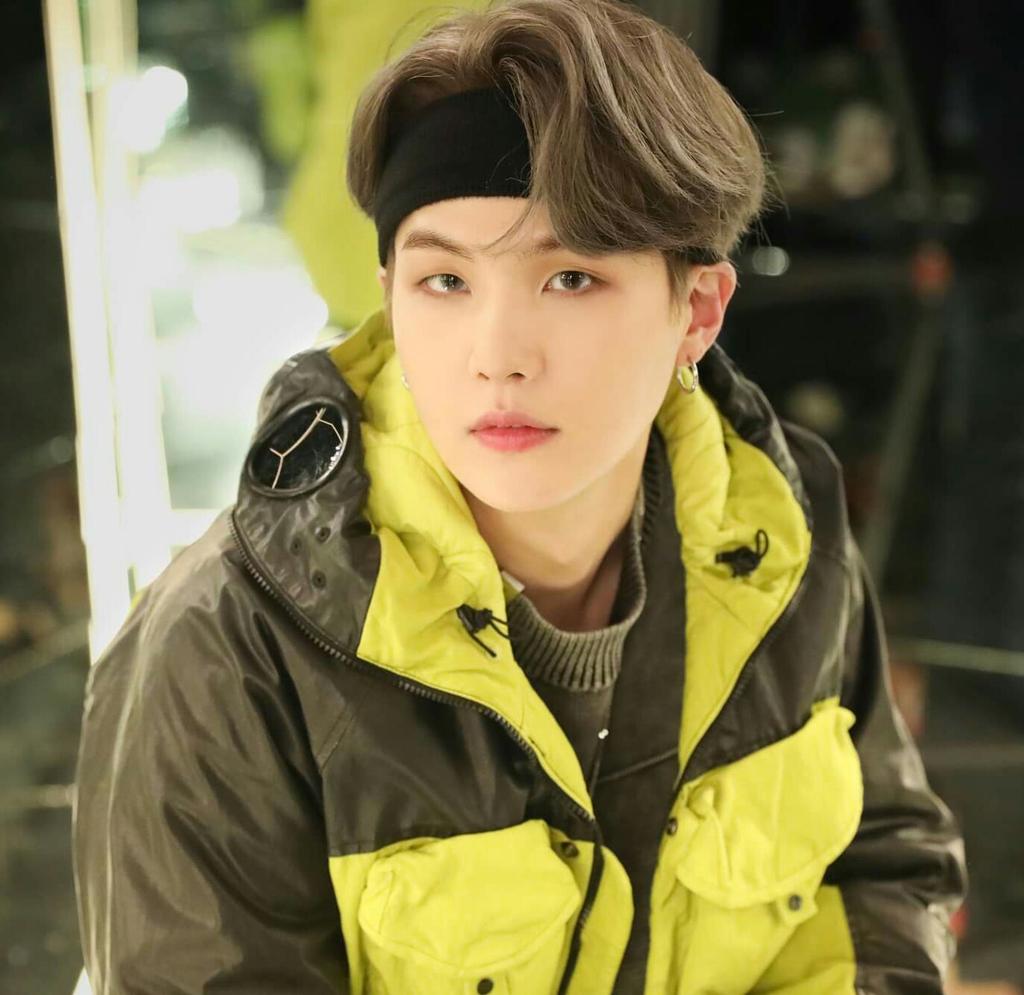 뷔슈 Pics (@rolxgucci) on Twitter photo 