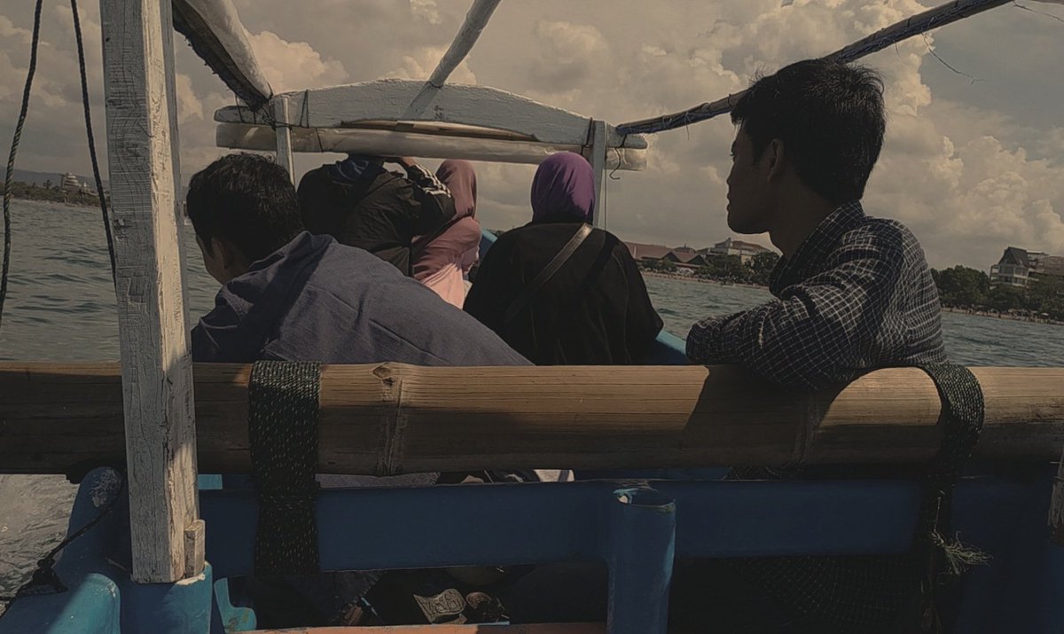 Bersabarlah sedikit lagi. Mungkin kita gak tahu hikmahnya saat ini.

Tapi, pasti ada...
.
#masyaallahtabarakallah #lautanlepas