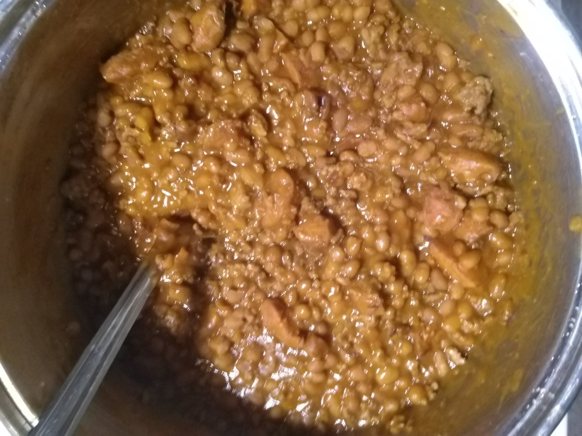 chillin662's tweet photo. I am almost ashamed to post this lol

I just made my first successful batch of baked beans with the good @PolksMeat  Cajun sausage. Sauteed the Polk's, ground beef and onions together and Bam! Tastiness... https://t.co/9SiT0wemU3