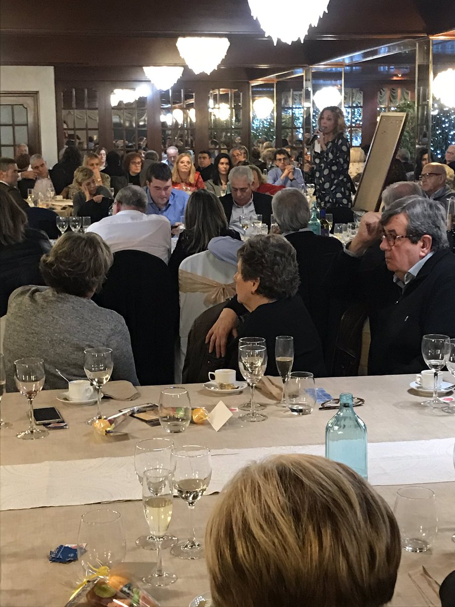 PD_Bages's tweet photo. 🍴 Avui 130 persones hem compartit moments molt especials. Un sopar postfestes amb la Consellera @angelschacon i el President @davidbonvehi, amb qui hem gaudit d’un coral creada per l’ocasió. Sempre amb el pensament als nostres presos/es i exiliats/des #Bages30 #equip #cohesió https://t.co/ENPsNU5mmq