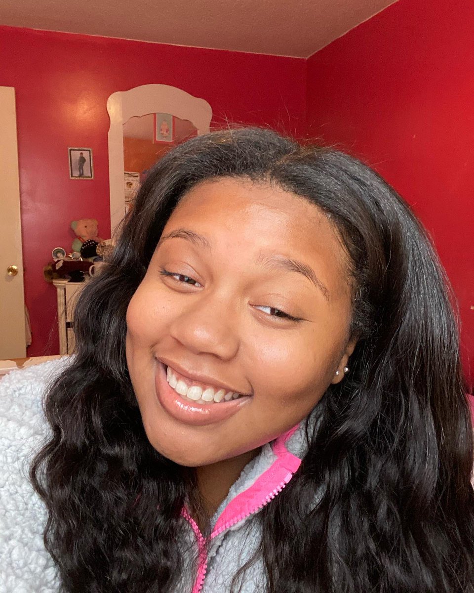 Sydnaeeee's tweet photo. Pretty girl w/ pretty vibes 💘 https://t.co/RU6hvuYeAX