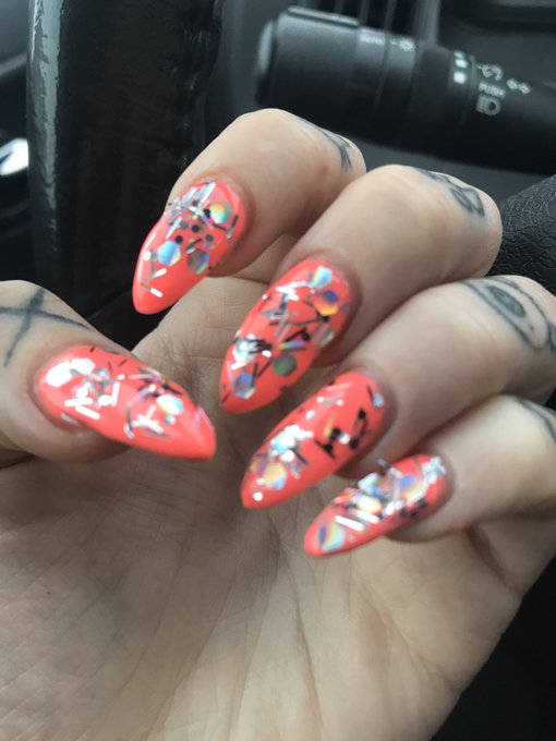 #sparkles https://t.co/CgYCKUbLPI<a href="/tag/sparkles"class="tags">#sparkles</a>