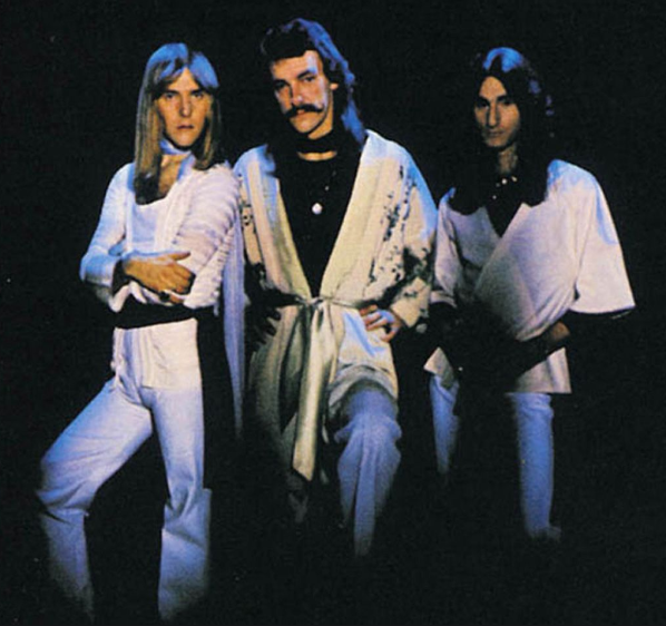 CluelessCartog's tweet photo. this is how i will always remember Neil Peart.  #kimono #rush #rememberNeilPeart #closertotheheart #xanadu https://t.co/882pA1Ojm7