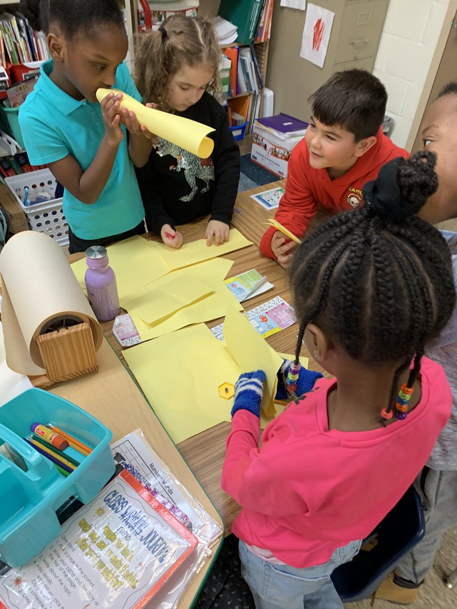 RHLeeESGrade1's tweet photo. Today we learned how different cultures around the world eat their food. Students had a blast role playing and “sharing a meal” with their friends. @RHLeeESAACPS https://t.co/g4UaRjUrBG