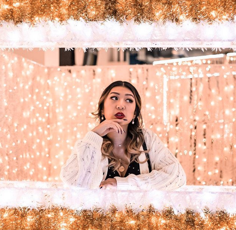 Waiting for the weekend to begin like ...  👀 

What are your Friday night plans?  

📸  sincerelyy_sandra on IG
#LumazeSeattle #BeLumazed