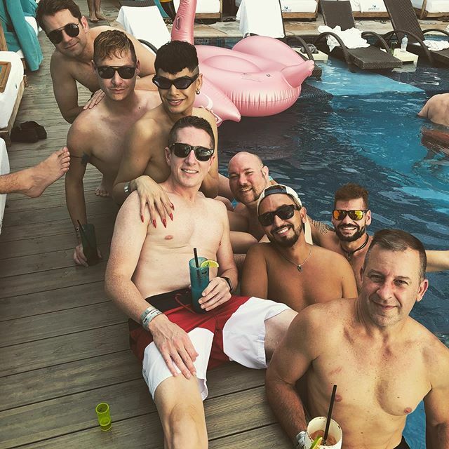 PTCassell's tweet photo. #flashback Friday to when @mateusz1026 @mcguire4313 @jhonny_lara1 and @mike_garcia_jr met @allaboutvalentina in PV! #mexico #gaycation #takemeback #puertovallarta #montamarbeachclub https://t.co/T1oHviDIdT https://t.co/VoNl7caPNi