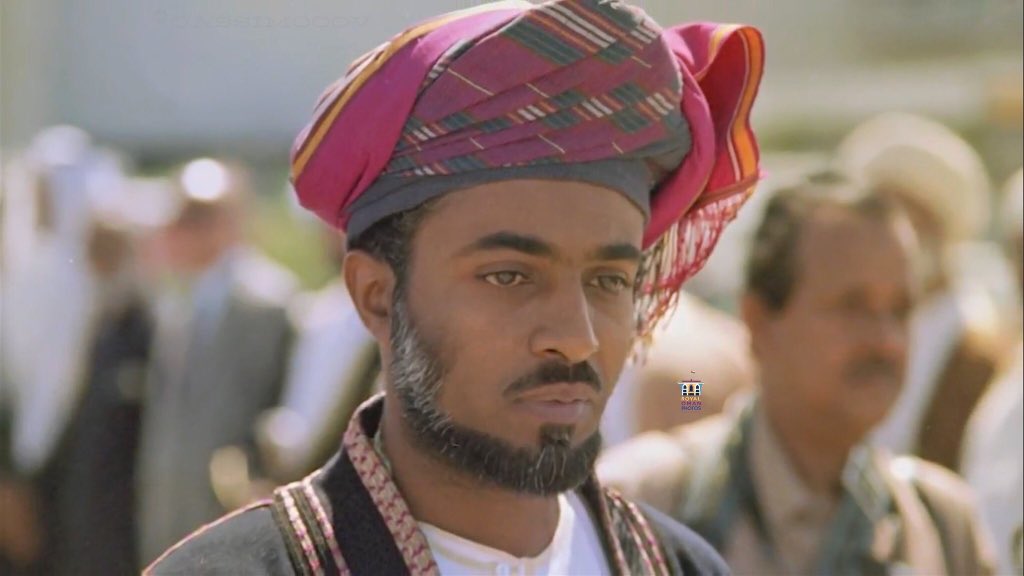 أيها الأخوة الكرام: الفقد مرّ جداً، ولكن عُمان تحتاجنا أكثر فأكثر في هذه الأيام متماسكين أقوياء، هذه سنة الله في خلقه، لذا نعاهد أنفسنا جميعاً بأن نكون الدرع الحصين لهذا الوطن في كل ثانية من هذه الحياة، اخلاصاً منا لهذا القائد العظيم ولبلادنا #عُمان. #قابوس_في_ذمة_الله