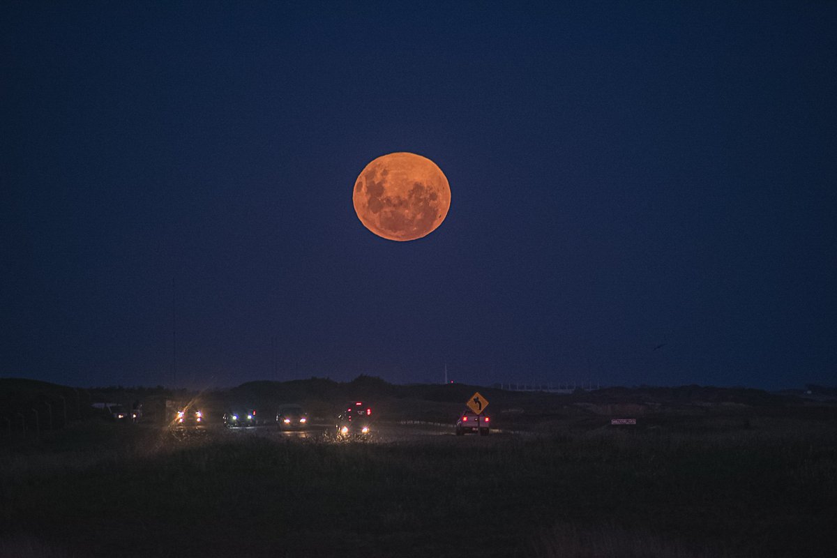 ChaqueSilva1's tweet photo. Primer luna llena del 2020. https://t.co/oxZ5VrGhX1