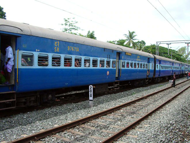 Sambad_English's tweet photo. #BREAKING: #ECoR to run special train between #Puri & #Howrah today as the scheduled Puri-Howrah #SatabdiExpress cancelled due to unavailability of pairing rake; The spcl train will leave Puri at 12.30 pm today
#Odisha #Sambad #SambadEnglish https://t.co/sbQPpwf436