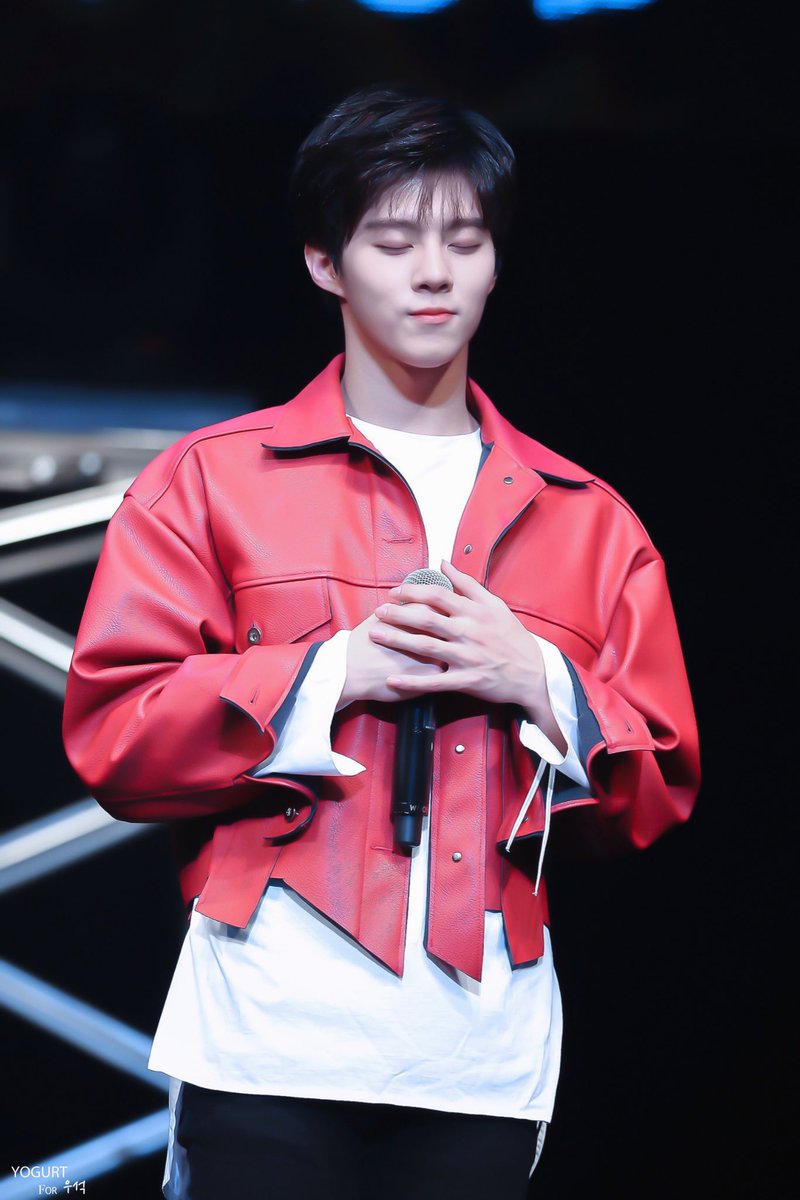 170122 도쿄쇼케
#김우석 #우석 #KIMWOOSEOK #엑스원 #X1