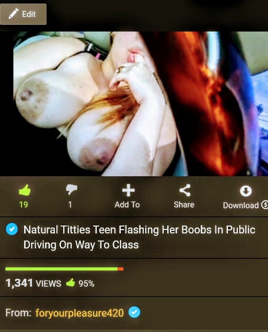 Flashing teen showing beautiful round soft tits while driving car in traffic https://t.co/eYOhzmDkX9