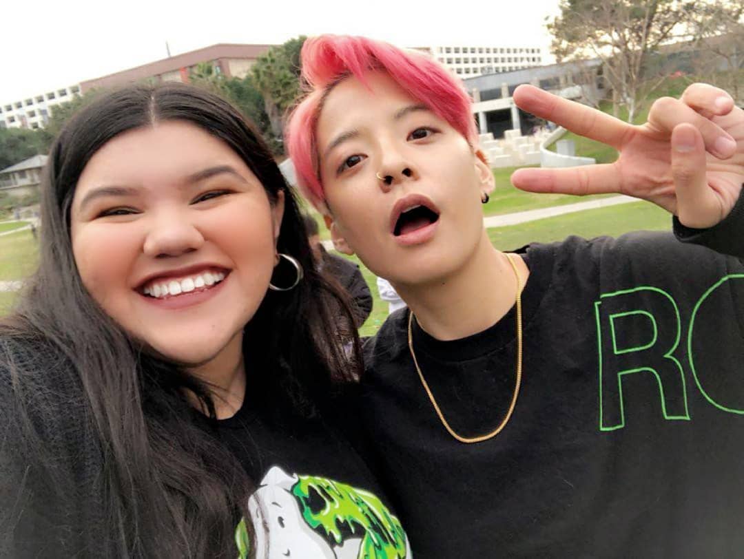 ambroliu's tweet photo. 191230 soffmaya insta update:
Cant believe I got to hug her twice 
#itreallydobelikethat

https://t.co/PBy2drnOQm https://t.co/eXe8w0fDTH