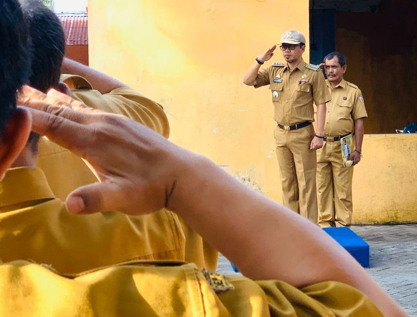 JADI PEMBINA UPACARA, CAMAT MARISO <a href="/Andi_HarunRani/">Harun Rani</a> TEKANKAN PENINGKATAN KINERJA ASN m.facebook.com/story.php?stor…