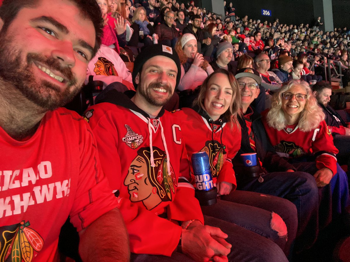 couldn’t go home to Chicago for Christmas but Christmas came to Columbus with a #blackhawks win tonight! <a href="/NHLBlackhawks/">Chicago Blackhawks</a> #familyintown