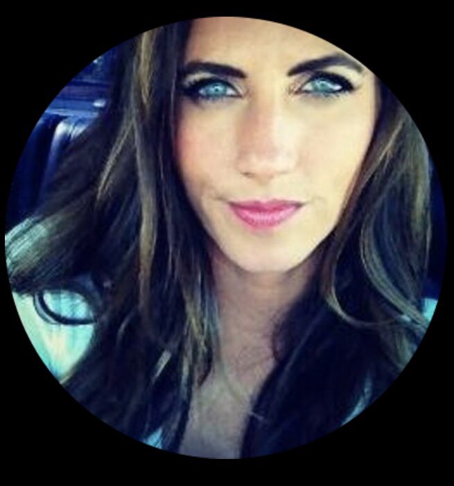 Nikole17's tweet photo. See you later old profile picture from who knows how many years ago. #update #itwasfun #babyface #NewProfilePic https://t.co/FQHPlZh6vD