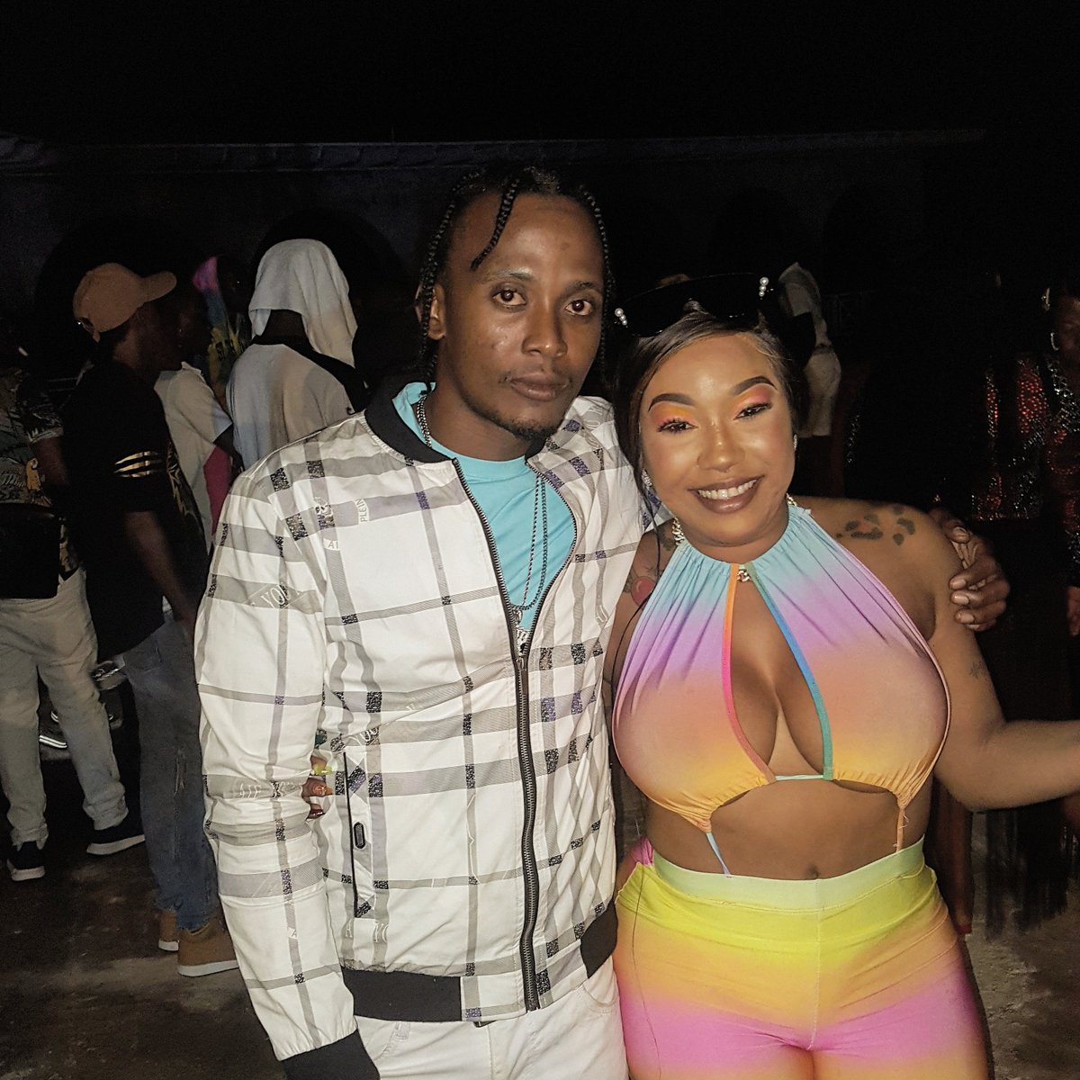 Up deh so, right there. #meenzeen #dapparoad