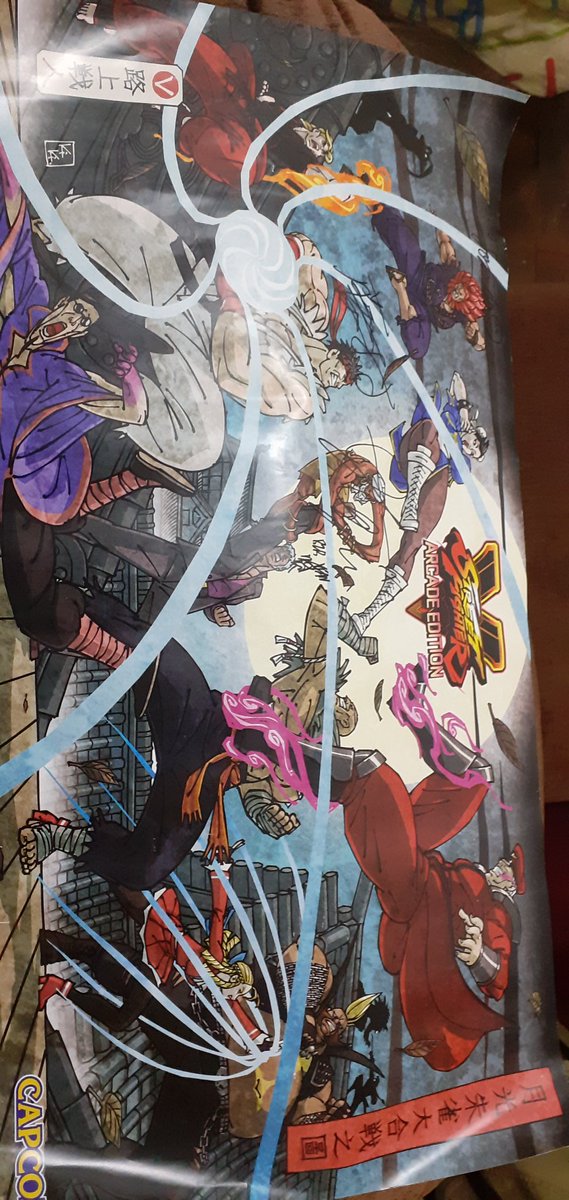 NieL_Messatsu's tweet photo. Ganhei de presente do meu Brotherzaaaaço @elphael esse Poster diretamente da #Capcomcup2019 autografado pelas lendas @fujimura333 @tokidoki77 @Itazan_Kuma @XianMSG , procuro algum lugar que moldure poster, se souberem de algum indiquem pra mim, Valeu Zenith Lindão! 👊✌🙏 #SFV https://t.co/1MuugU3DQp