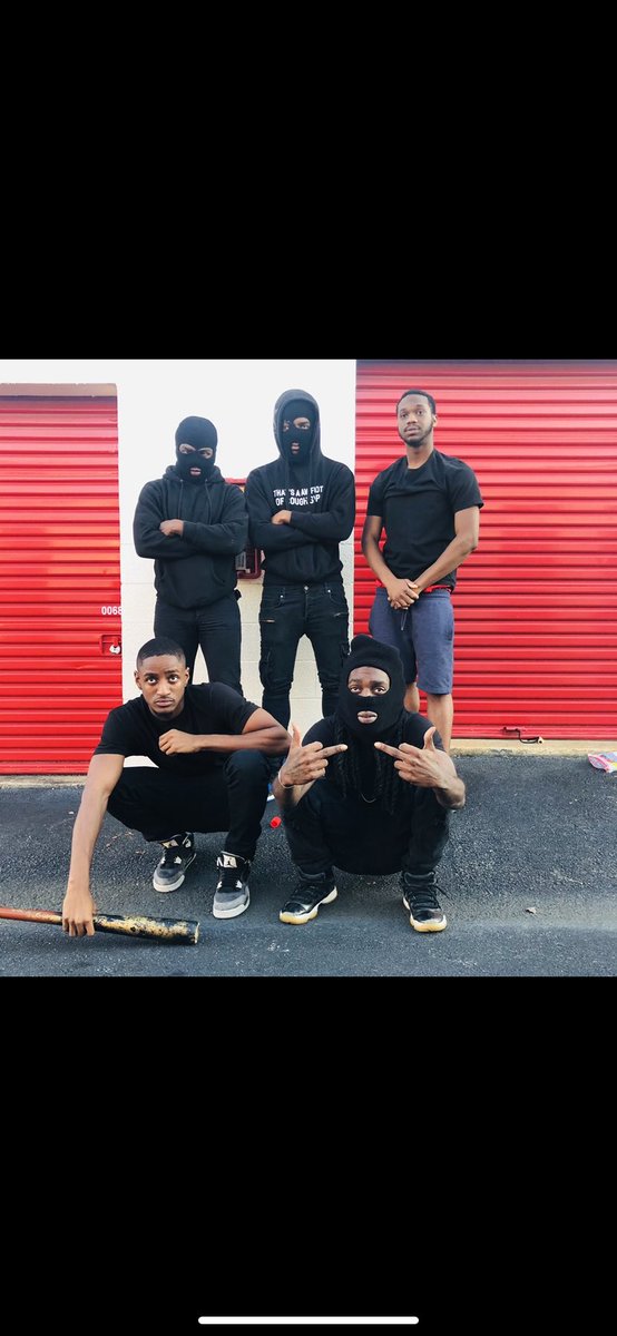 charleston_high's tweet photo. Gang  🐍 🐍 https://t.co/Y7Uwdld5ow