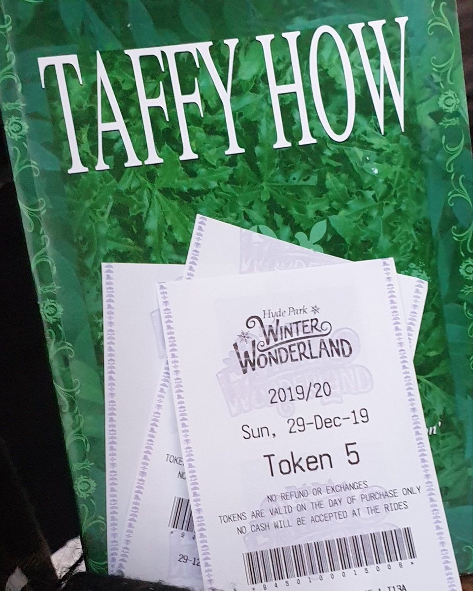 Author_RRoberts's tweet photo. Taffy How#esty#fiction #chener book store#herne hill book store #youtube Rosalind Robert's # winter wonderland https://t.co/Ka9AFuAJTy