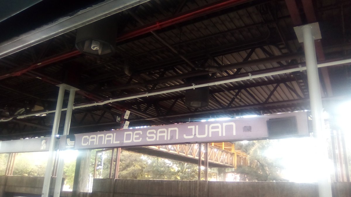 lessac5's tweet photo. #cdmxmetrochallenge  Ya en Pantitlán vamos por la linea A, la cual sería nuestra 4ta Linea completa (2 veces) @Soniiglu aun traíamos el power!!! Y de ahí tomaríamos la linea 9. https://t.co/2aF7Aaytiy