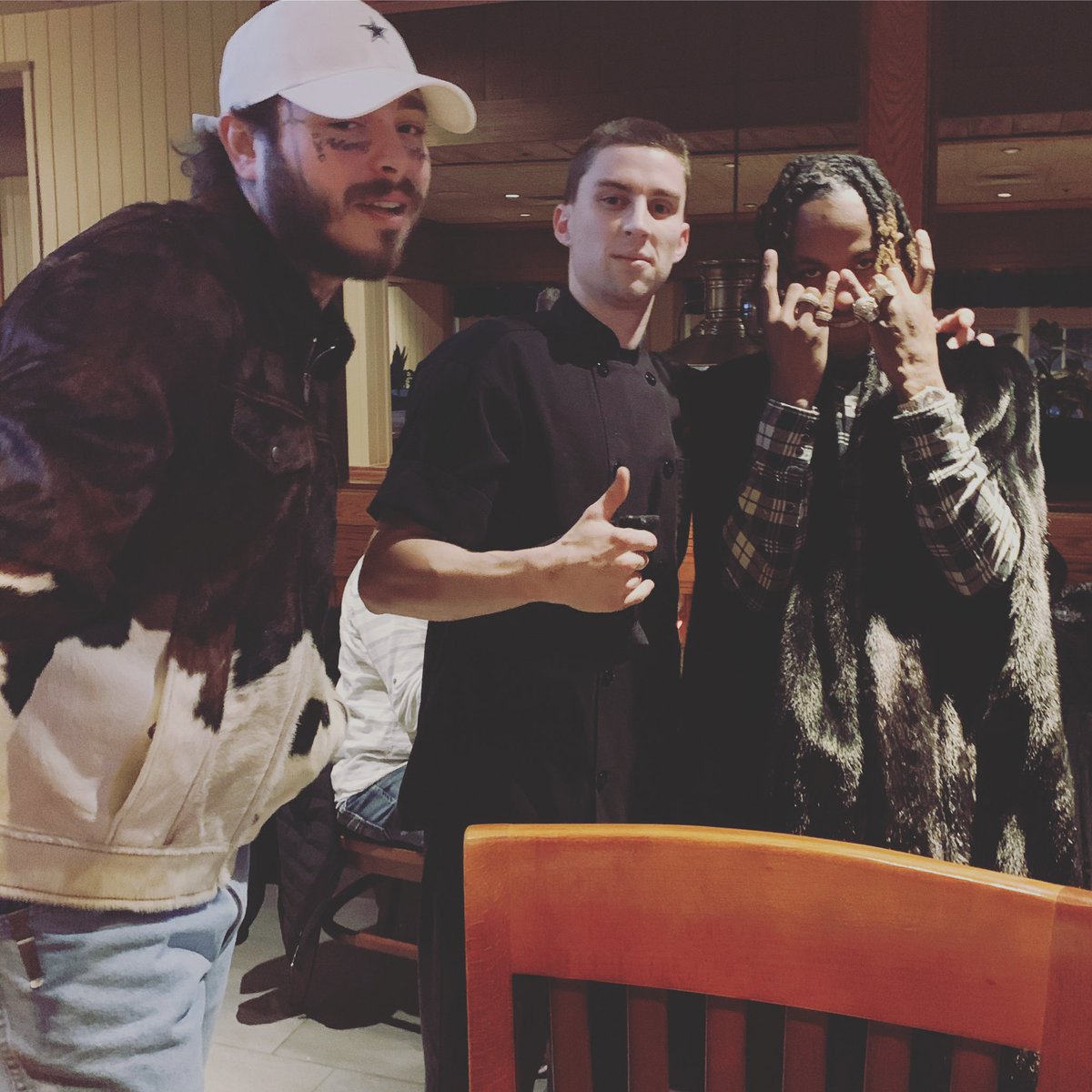 imtrevinn's tweet photo. Got to say what up to rich &amp; posty 🤘 https://t.co/F1b1OBuBz5